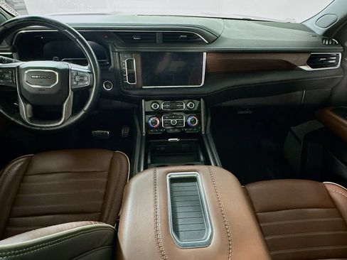 Used 2023 GMC Yukon Denali Ultimate AWD/4WD image 17