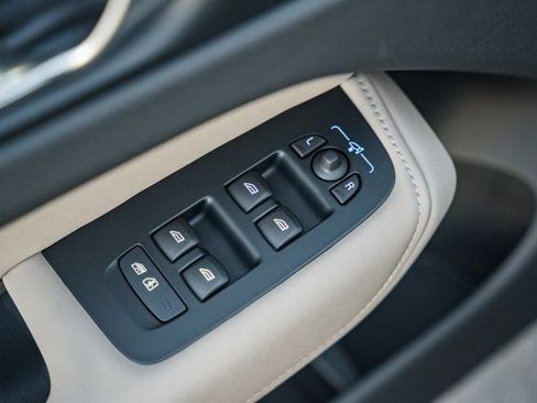 New 2026 Volvo XC60 T8 Plus w/ Protection Package Premier image 37