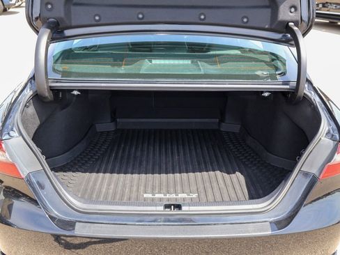 Used 2021 Toyota Camry SE w/ Cold Weather Package FWD image 5