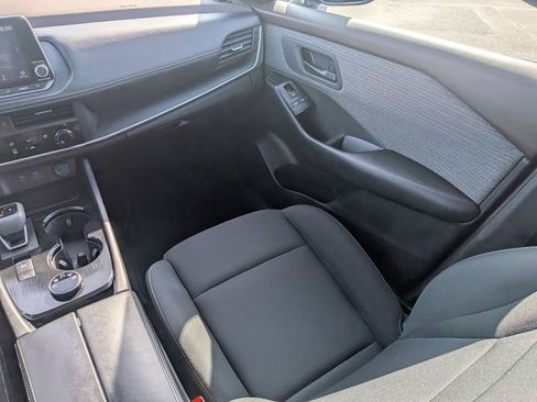 Used 2023 Nissan Rogue S image 16