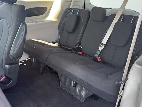 Used 2023 Chrysler Voyager LX FWD image 20