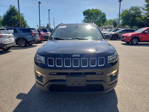 Used 2019 Jeep Compass Latitude w/ Cold Weather Group AWD/4WD image 2