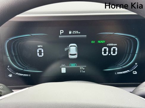 New 2025 Kia Niro LX image 16