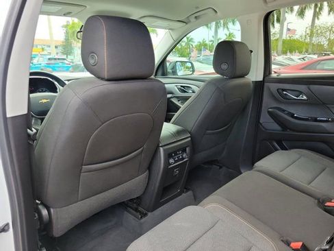 Used 2021 Chevrolet Traverse LS image 8
