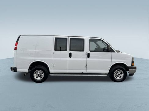 Used 2024 GMC Savana 2500 w/ Driver Convenience Package image 9