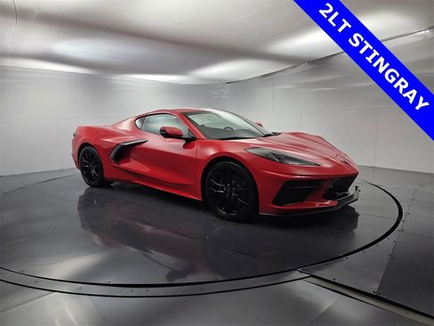 Used 2024 Chevrolet Corvette Stingray Preferred Cpe w/ 2LT image 2