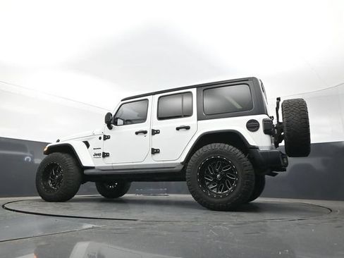 Used 2019 Jeep Wrangler Unlimited Sahara AWD/4WD image 24