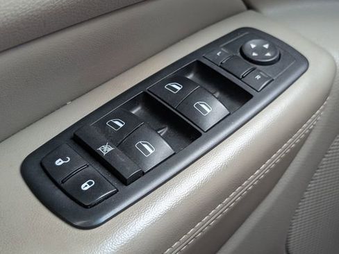 Used 2011 Jeep Grand Cherokee Laredo RWD image 18