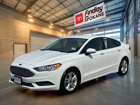 Used 2018 Ford Fusion SE w/ Fusion SE Technology Package FWD image 1