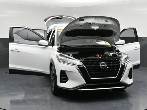 Used 2023 Nissan Kicks SV image 33