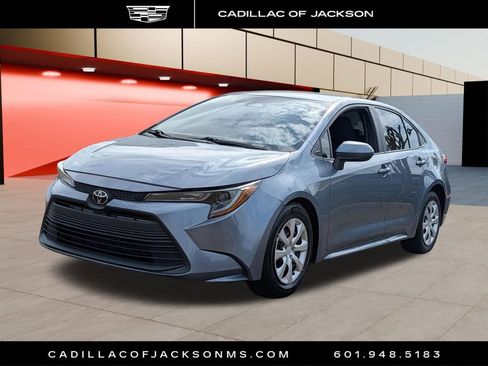 Used 2023 Toyota Corolla LE image 1