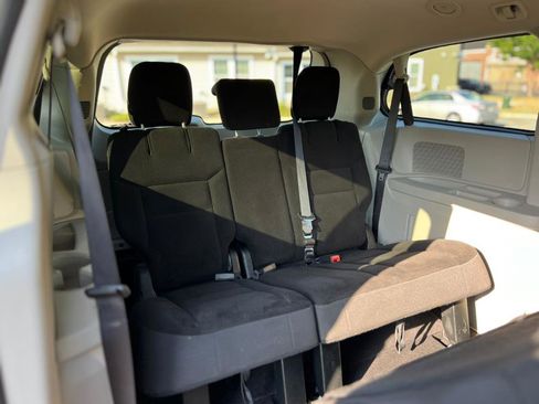 Used 2019 Dodge Grand Caravan SE image 24