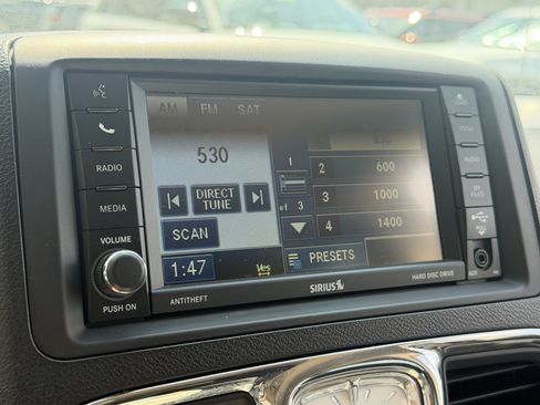 Used 2012 Chrysler Town & Country Touring w/ Entertainment Group #1 FWD image 41