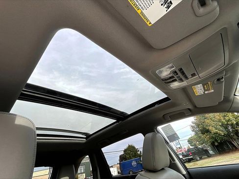 Used 2019 Toyota Highlander Limited Platinum image 15