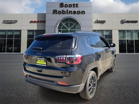 New 2026 Jeep Compass Latitude image 4