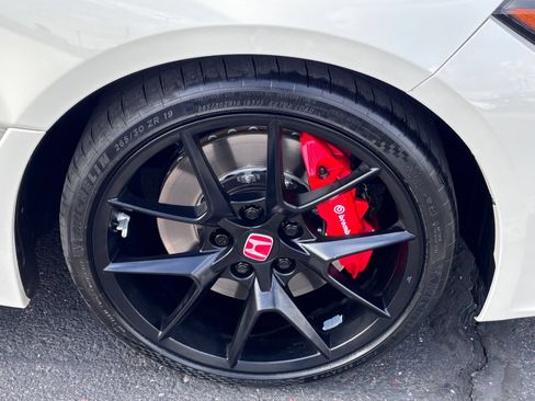 Certified 2024 Honda Civic Type R image 10