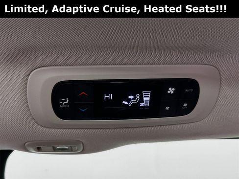 Used 2024 Chrysler Pacifica Limited image 27