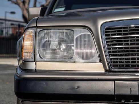 Used 1995 Mercedes-Benz E 320 Sedan image 79