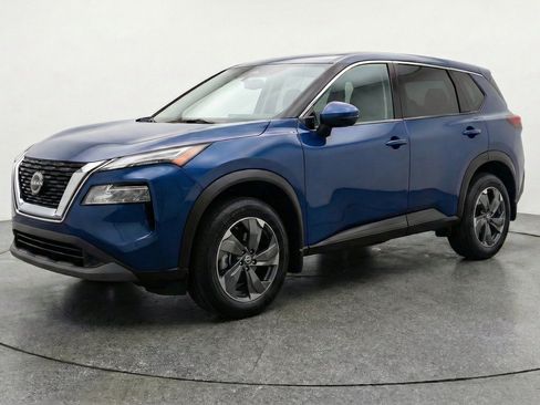 Used 2025 Nissan Rogue SV FWD image 3