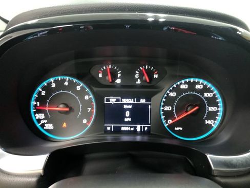 Used 2022 Chevrolet Traverse LT FWD image 17