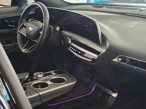 Used 2024 Cadillac Lyriq Luxury RWD image 8