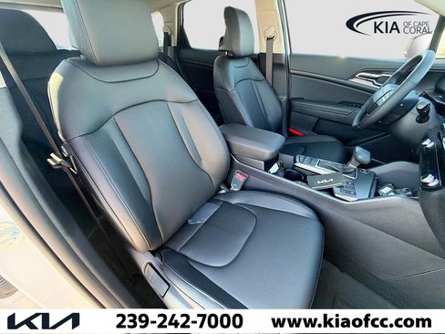 New 2026 Kia Sportage EX FWD image 15