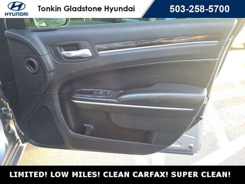 Used 2015 Chrysler 300 Limited w/ Driver Convenience Group image 19