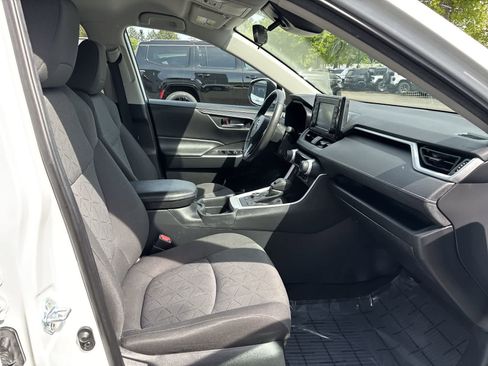 Used 2021 Toyota RAV4 XLE w/ XLE Grade Weather Package AWD/4WD image 6