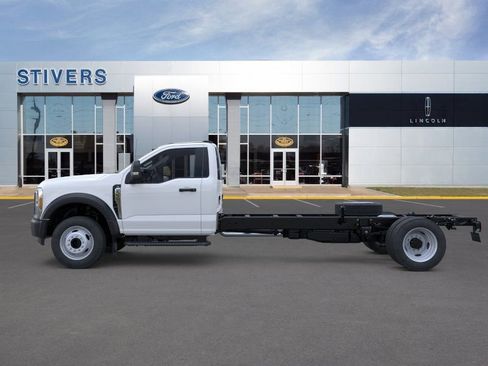 New 2026 Ford F550 2WD Regular Cab Super Duty image 4