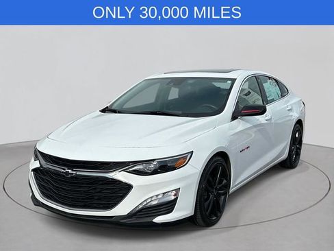 Used 2022 Chevrolet Malibu LT w/ Redline Edition FWD image 1