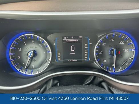 Used 2017 Chrysler Pacifica Touring-L FWD image 20