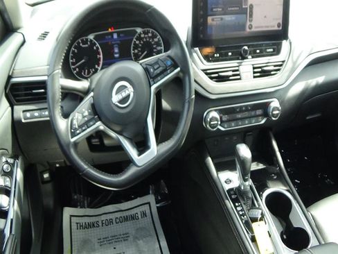 Used 2024 Nissan Altima 2.5 SV image 11