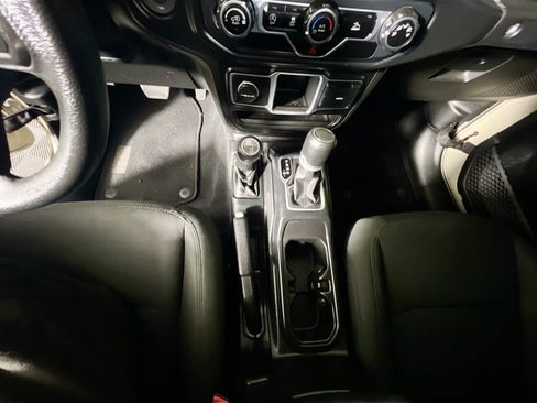 Used 2020 Jeep Gladiator Sport AWD/4WD image 24