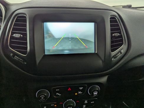 Certified 2020 Jeep Compass Latitude image 12