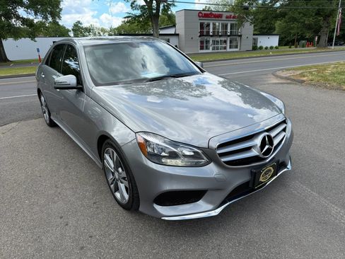 Used 2015 Mercedes-Benz E 350 4MATIC Sedan image 3