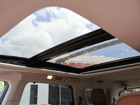 New 2026 Nissan Pathfinder Platinum image 10