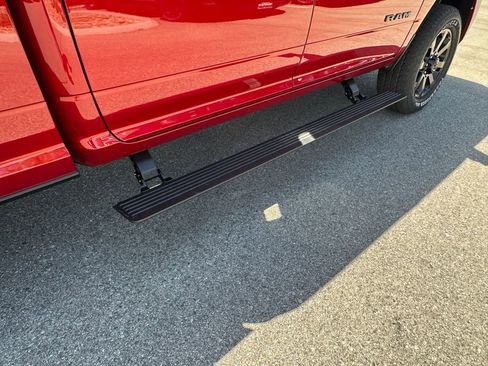 New 2026 RAM 2500 Laramie AWD/4WD image 18