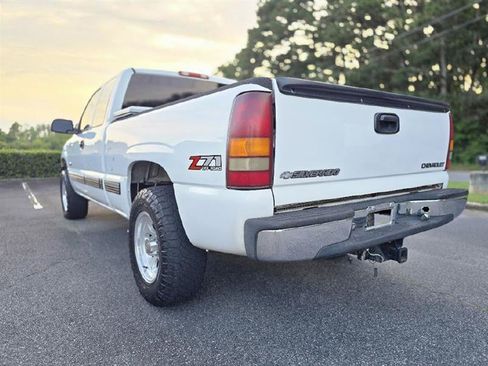 Used 2000 Chevrolet Silverado 1500 LS w/ Off-Road Chassis Pkg AWD/4WD image 5