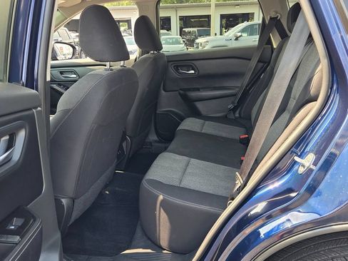 Used 2024 Nissan Rogue SV FWD image 4