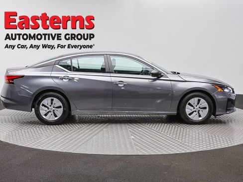 Used 2024 Nissan Altima 2.5 S FWD image 4