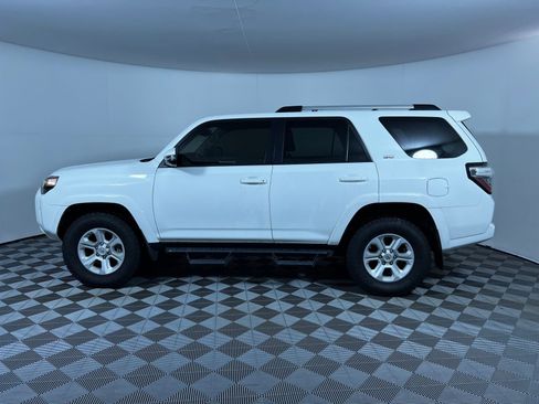 Certified 2020 Toyota 4Runner SR5 Premium AWD/4WD image 8