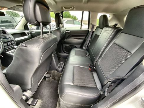 Used 2017 Jeep Compass Latitude AWD/4WD image 22
