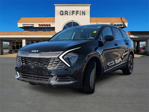 Used 2024 Kia Sportage LX image 11