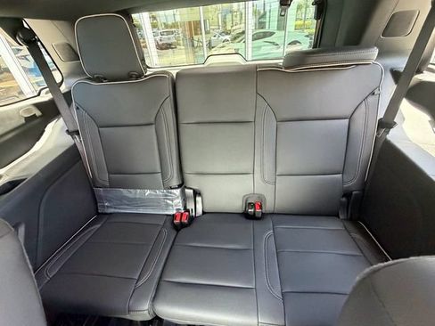 Used 2026 Chevrolet Tahoe Premier AWD/4WD image 11