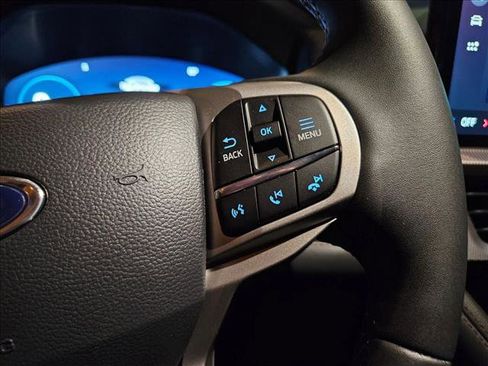 New 2025 Ford Explorer Active image 14