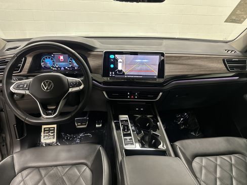 Used 2024 Volkswagen Atlas SEL Premium R-Line AWD/4WD image 29