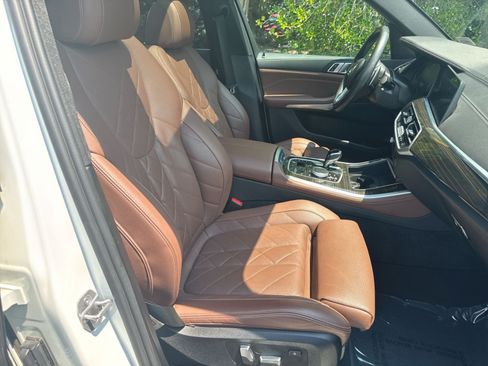 Used 2023 BMW X5 xDrive45e w/ Climate Comfort Package AWD/4WD image 33