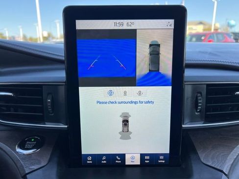 Used 2020 Ford Explorer Platinum w/ Premium Technology Package image 29