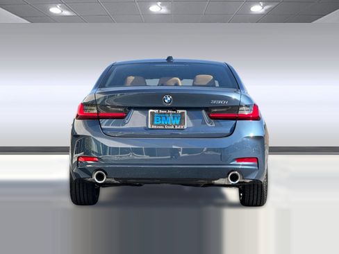 Used 2026 BMW 330i Sedan w/ Premium Package RWD image 9