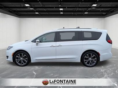 Used 2020 Chrysler Pacifica Limited w/ Tire & Wheel Group